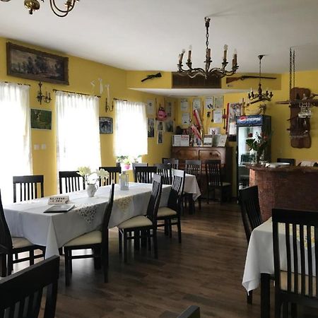 לינה וארוחת בוקר קושאלין Restauracja Lania מראה חיצוני תמונה
